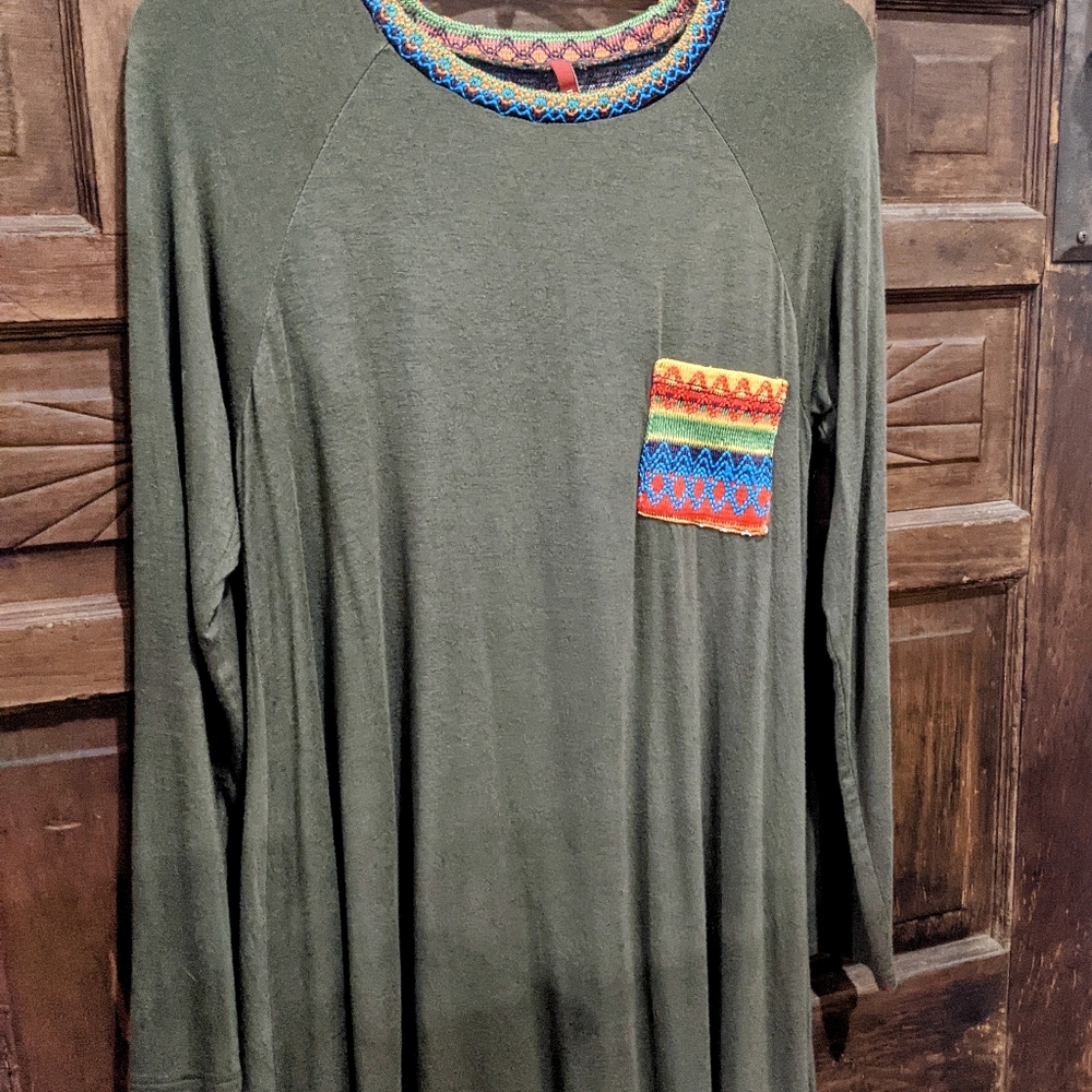 Bellamie, Green Tunic, Gorgeous detail, size medium